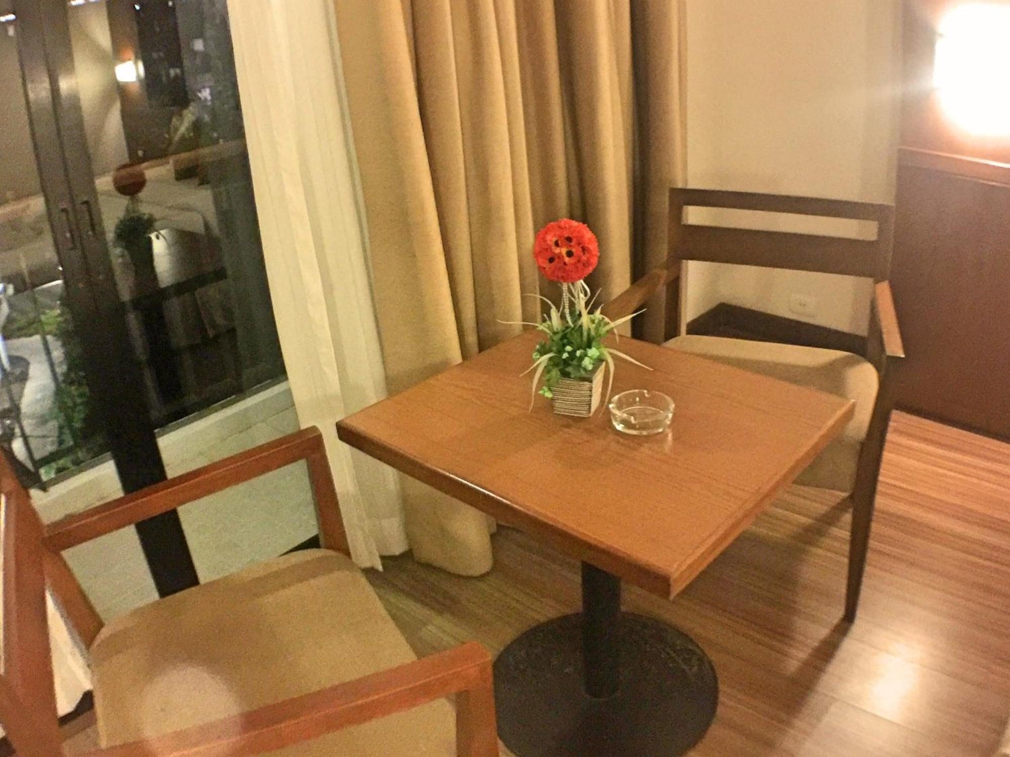 Restaurant Hiran Residence