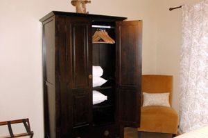 Alquiler Vacacional - Red Barn Retreat - Romantic and Peaceful Cottage near Popular Hiking Trail