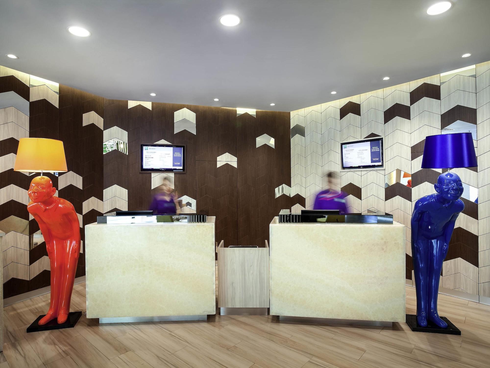 Vista Exterior Ibis Styles Jakarta Sunter