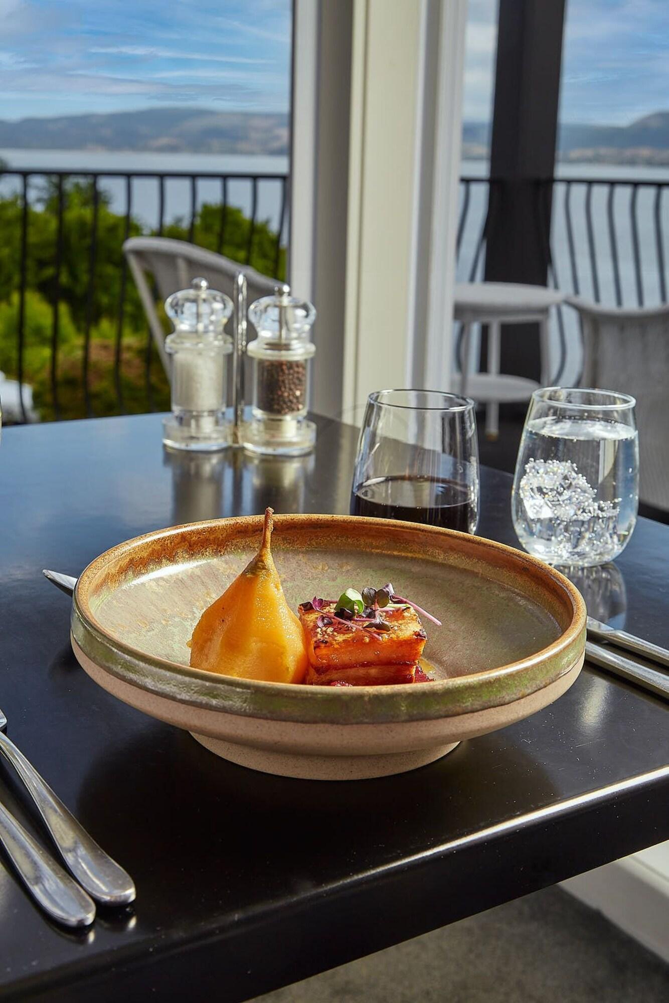 Restaurant Black Swan Lakeside Boutique Hotel