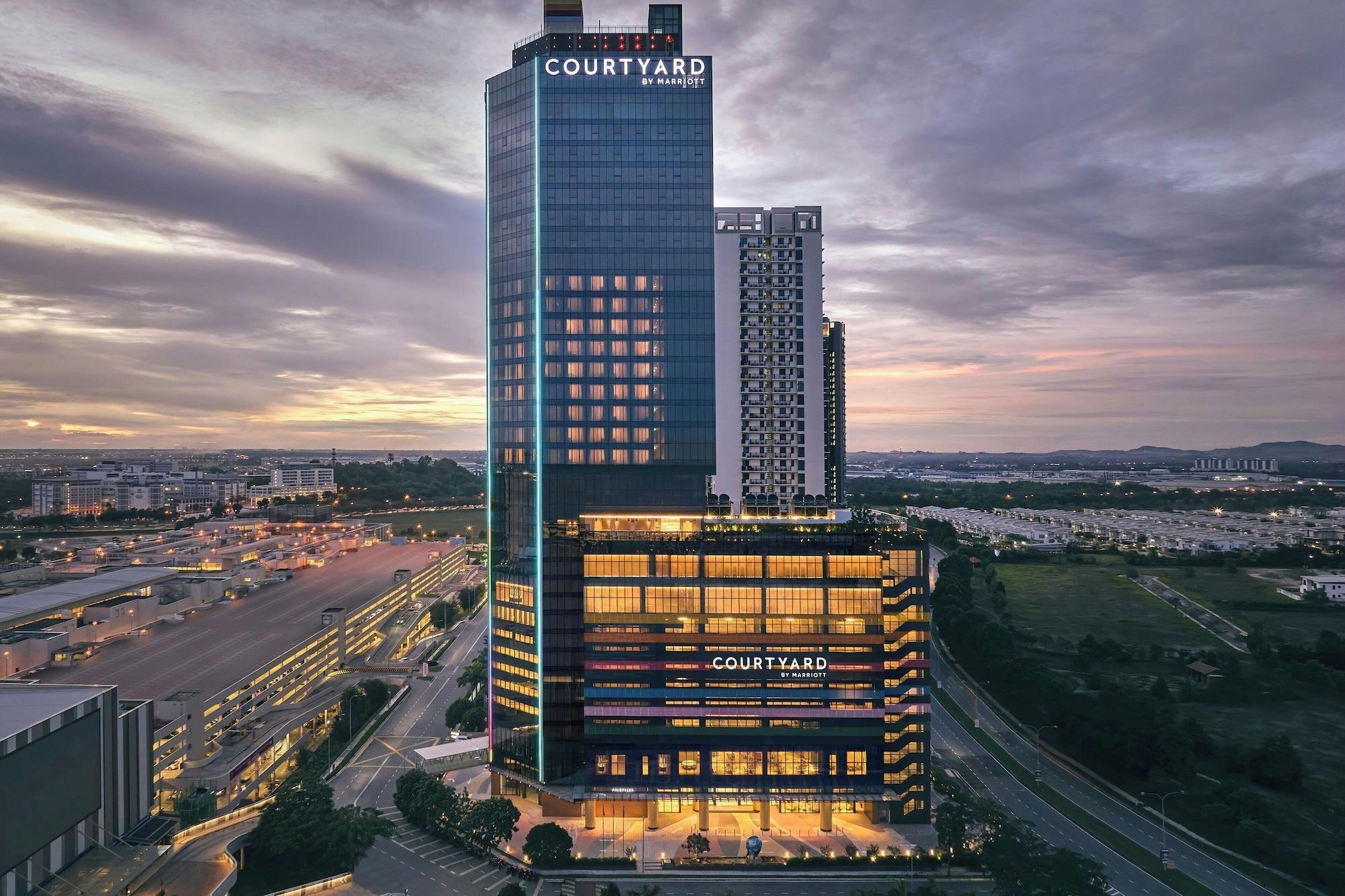 Vista Exterior Courtyard By Marriott Setia Alam