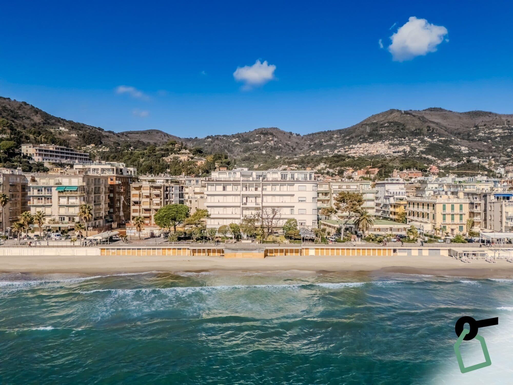 Vista Exterior HOTIDAY Room Collection - Mediterranee Alassio