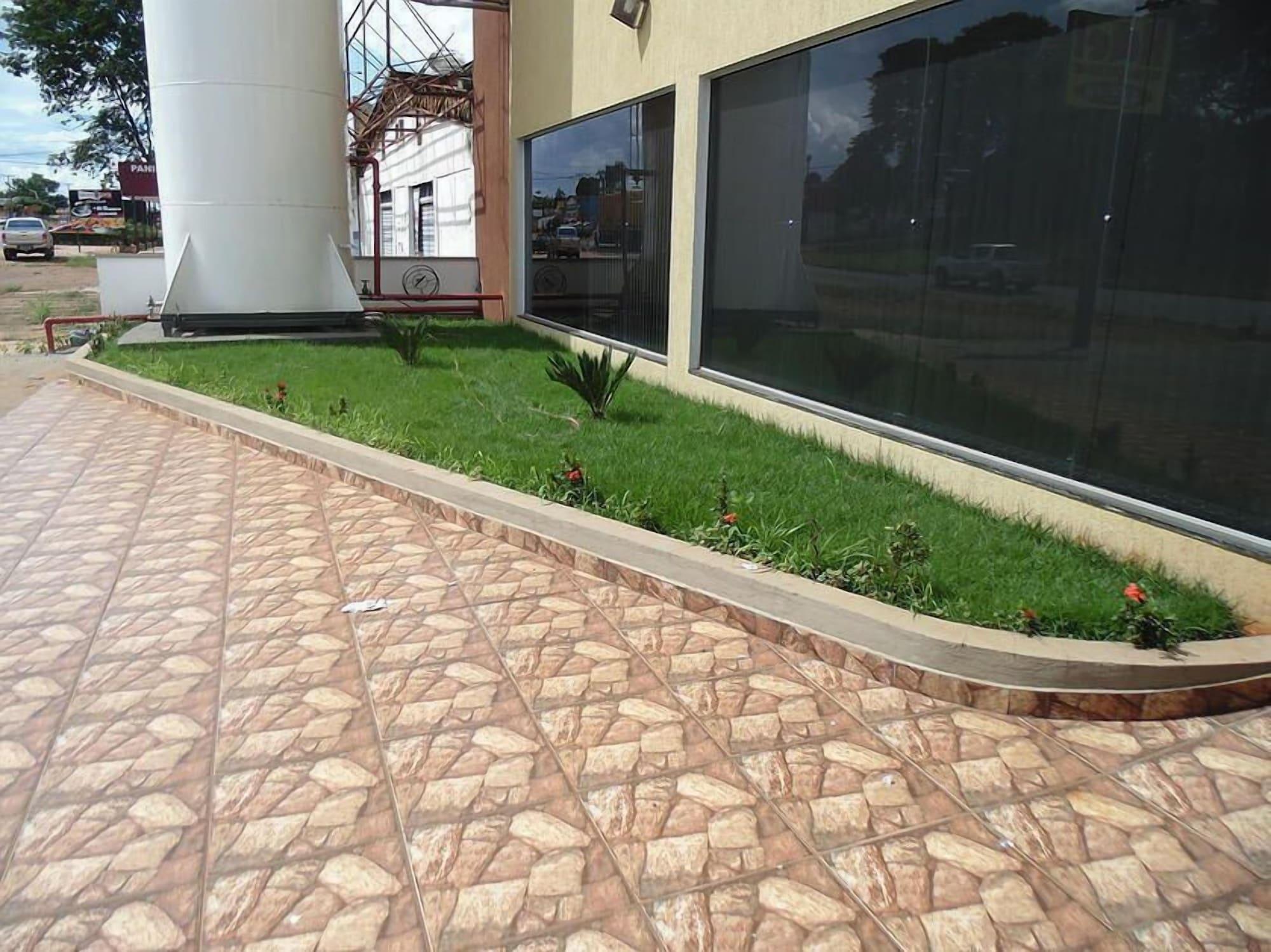 Vista Exterior Euro Plaza Hotel