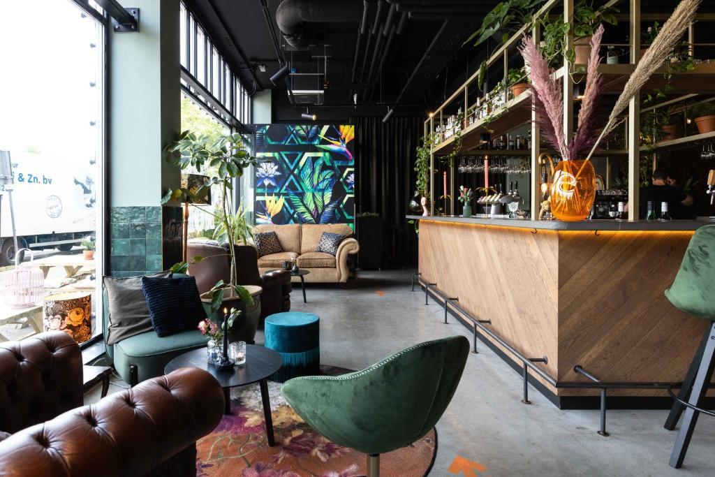 Bar/Salón Conscious Hotel The Tire Station