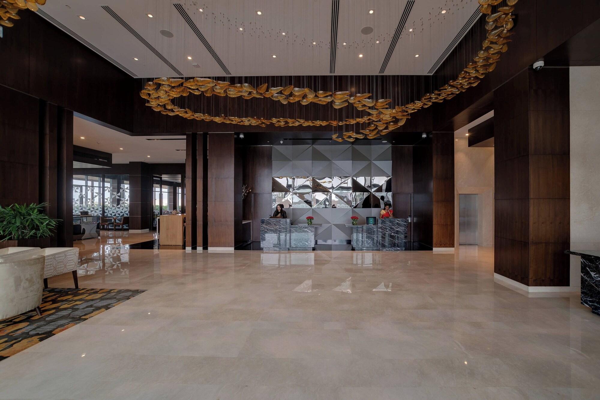 Vista Lobby Courtyard by Marriott Surat