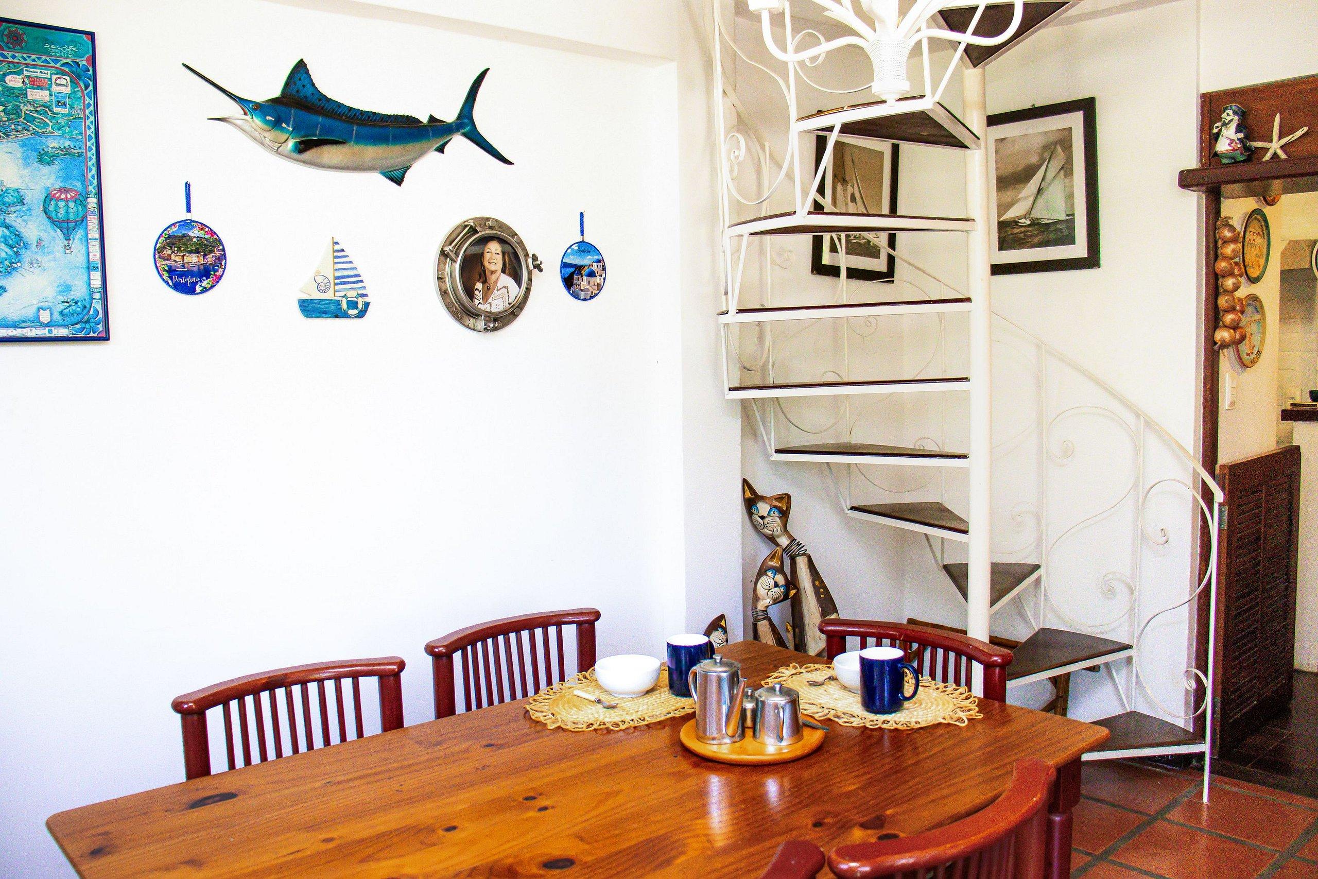 Vista Interior Casa Charmosa de 3 Quartos em Búzios – Conforto e Relaxamento Próximos à Praia!
