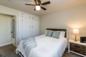 Alquiler Vacacional - Central Fresno | Cozy 2BR/1 | Full Kitchen|Parking