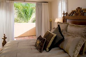 Alquiler Vacacional - Experience West Beach living, just steps away from Santa Barbara Harbor