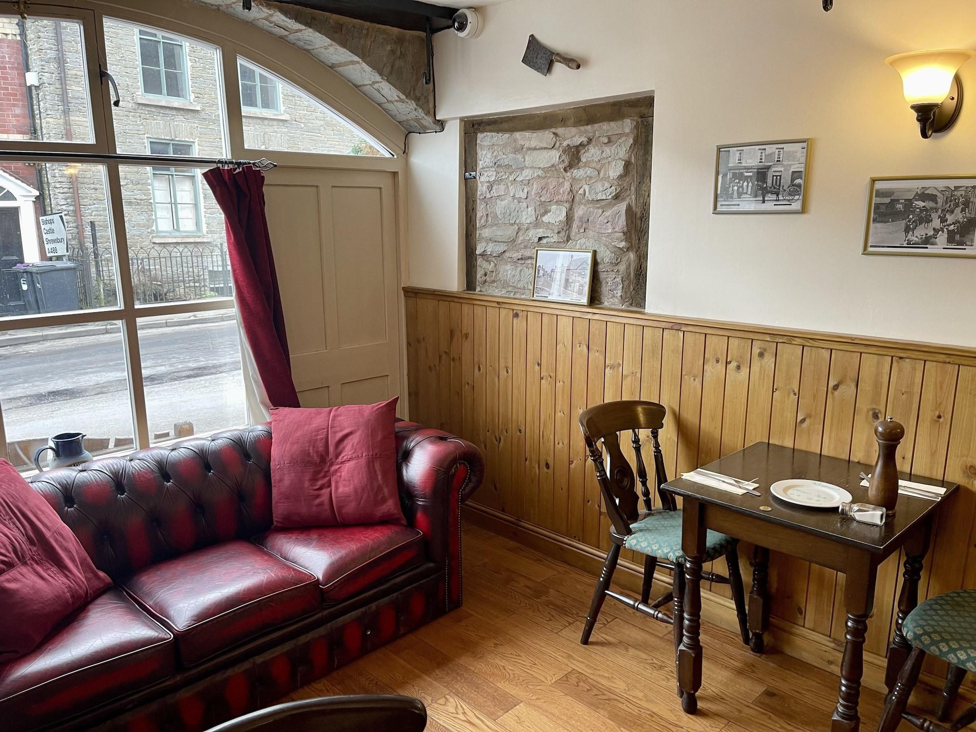 Vista Lobby White Horse Inn Clun