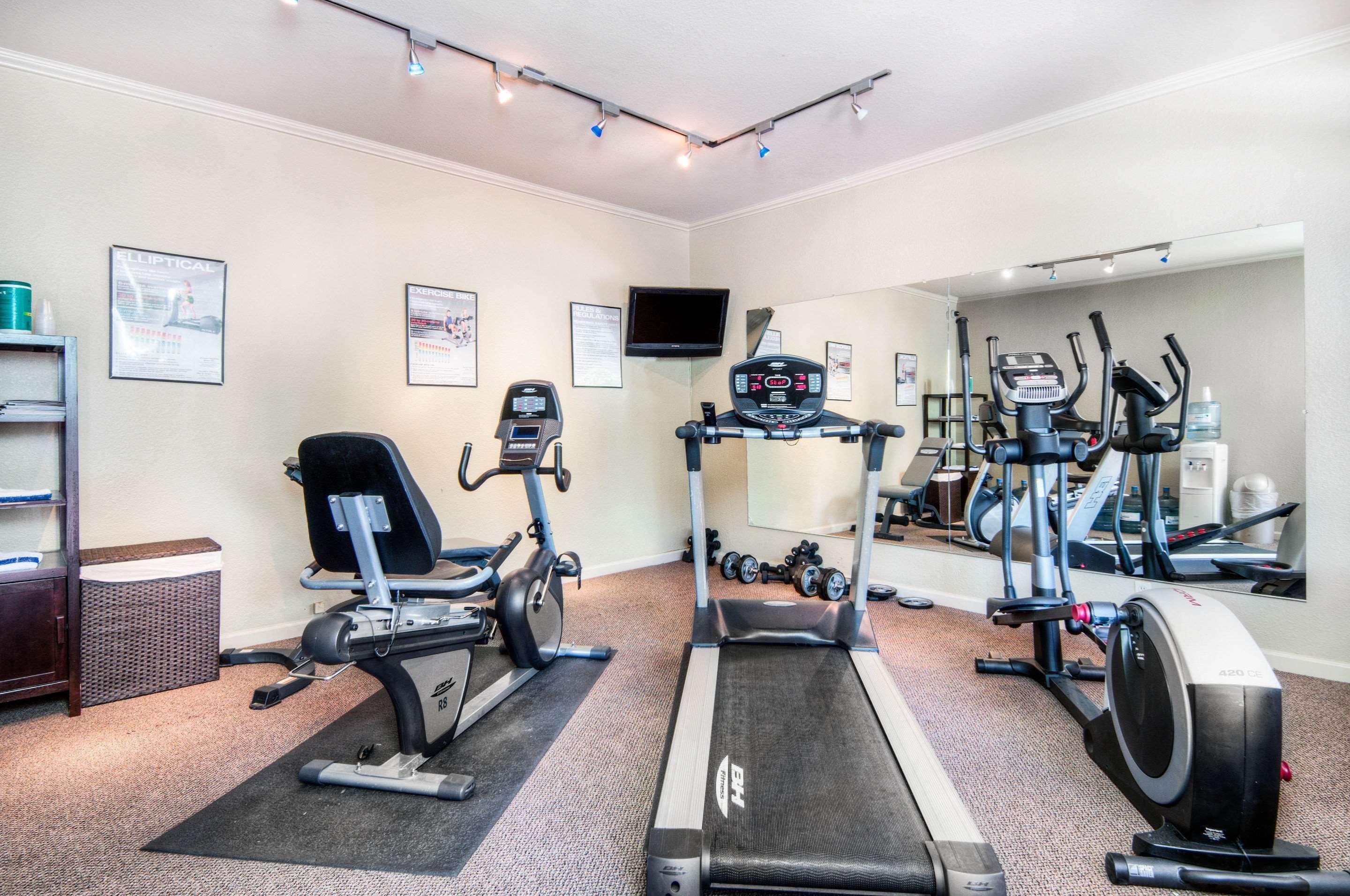 Gimnasio Aggie Inn, Ascend Hotel Collection