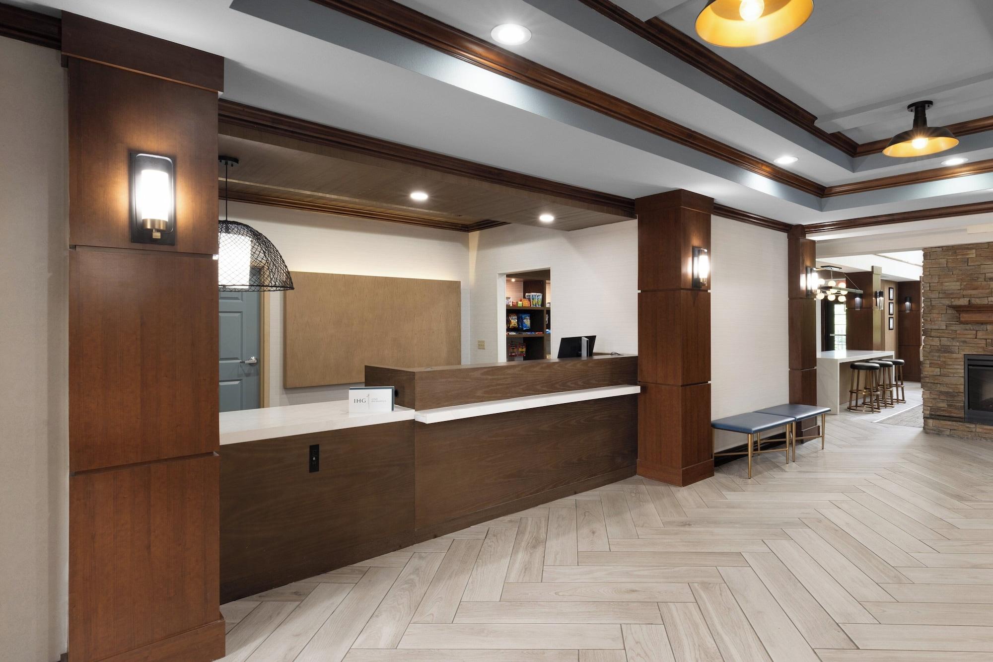 Vista Lobby Staybridge Suites Bentonville-Rogers by IHG