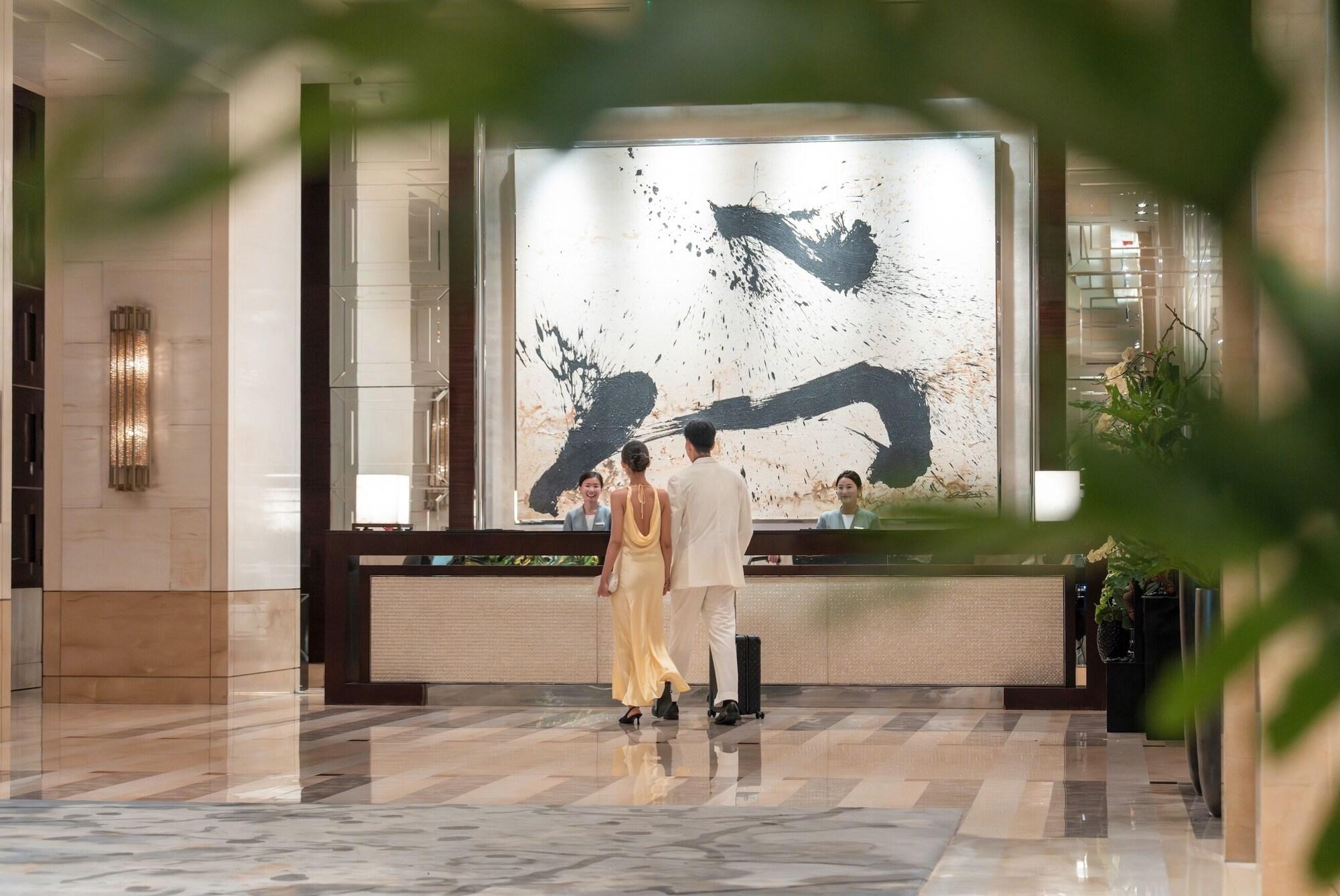 Vista Lobby Four Seasons Hotel Beijing