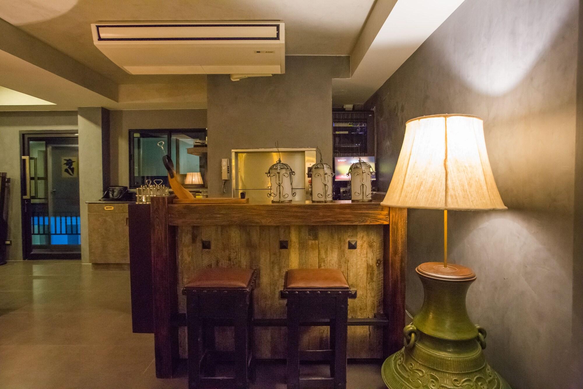 Bar/Salón Frankie's Inn