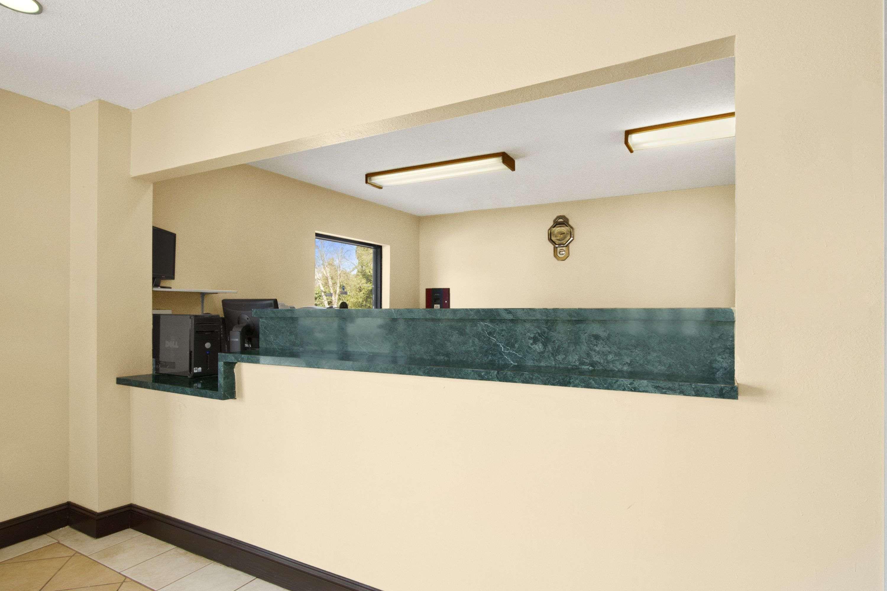 Vista Lobby Ramada Limited Columbia