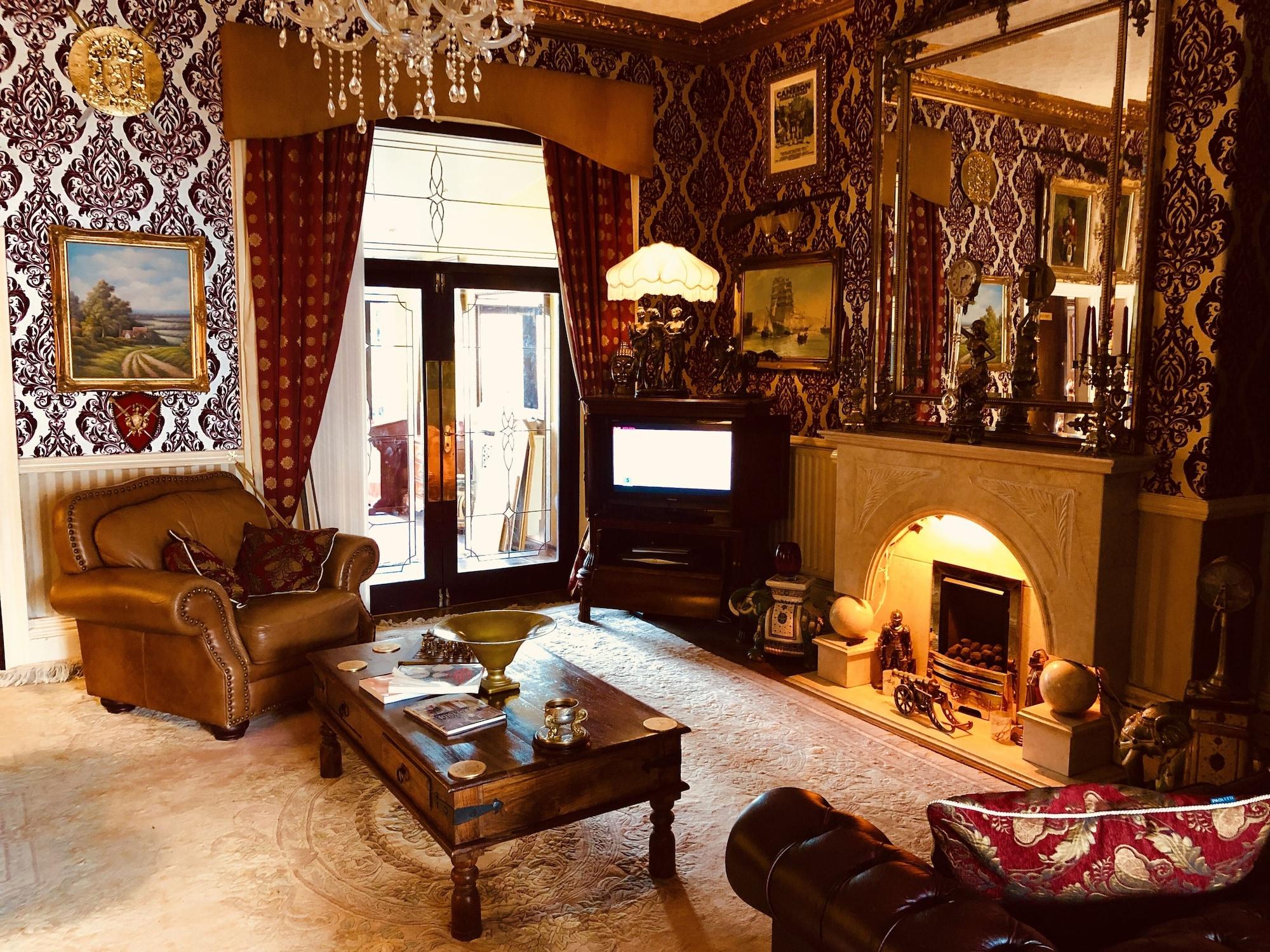 Vista Lobby Castle Lodge Guest House
