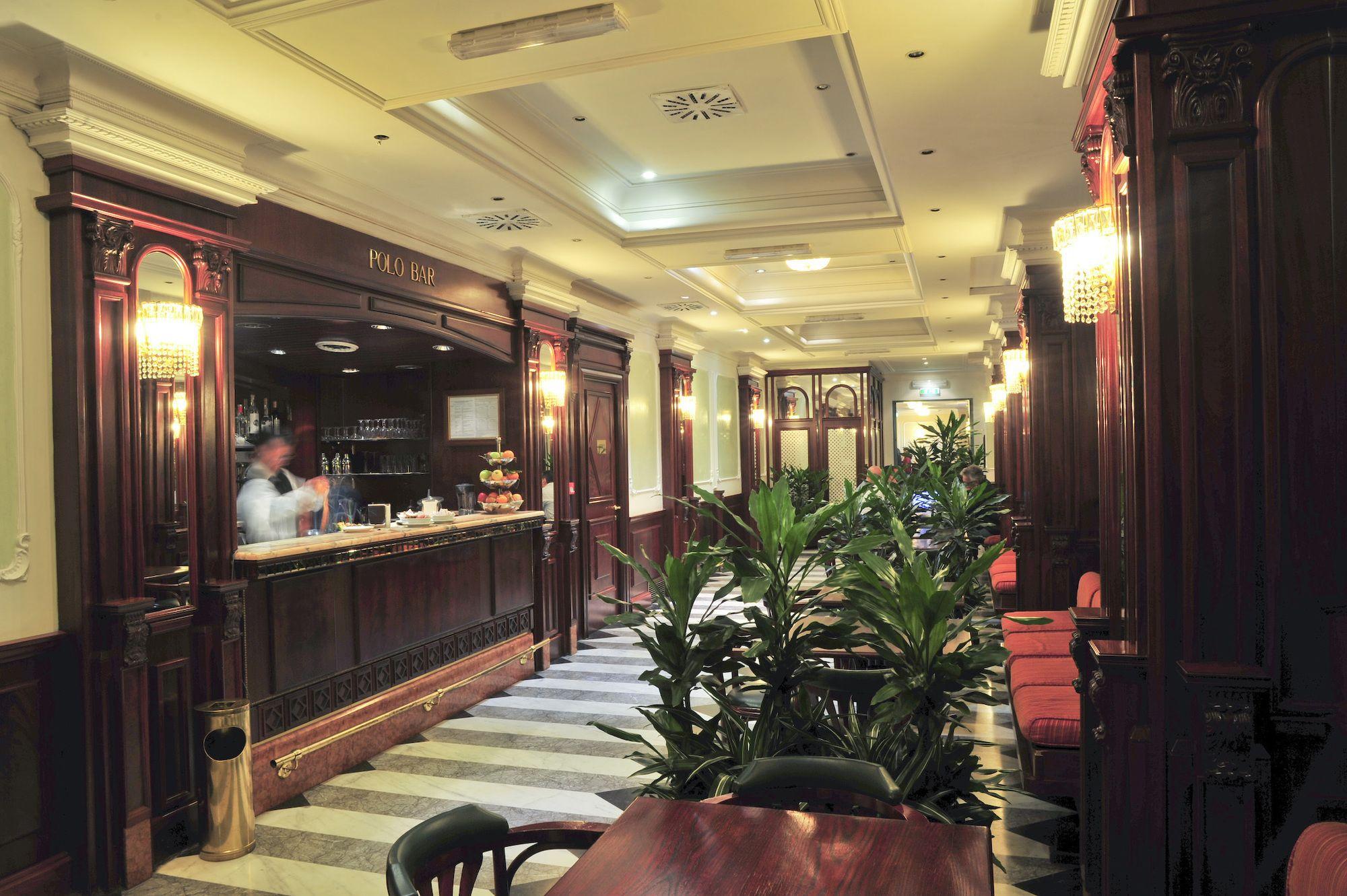 Bar/Salón Hotel Regent