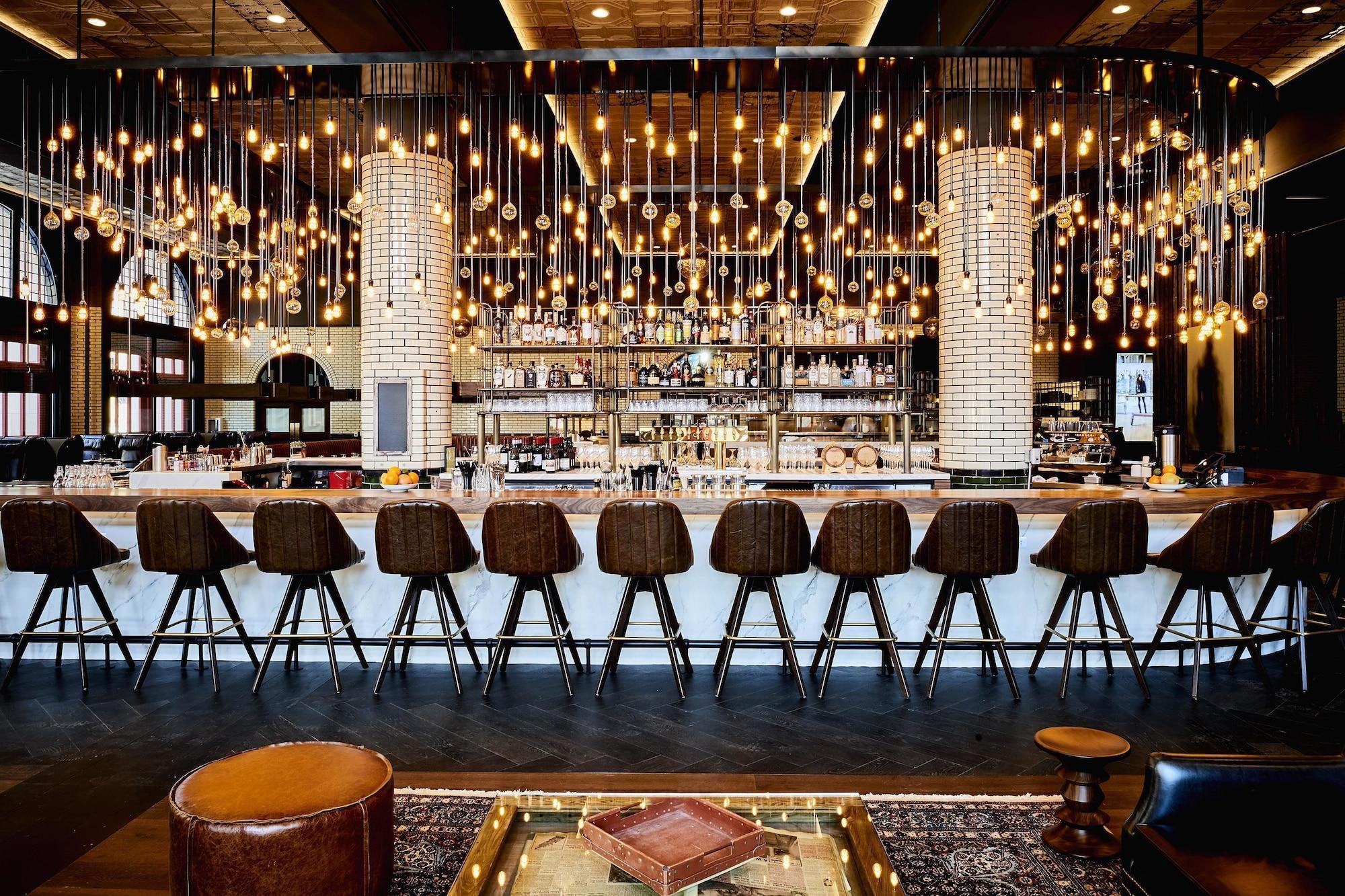 Bar/Salón Detroit Foundation Hotel