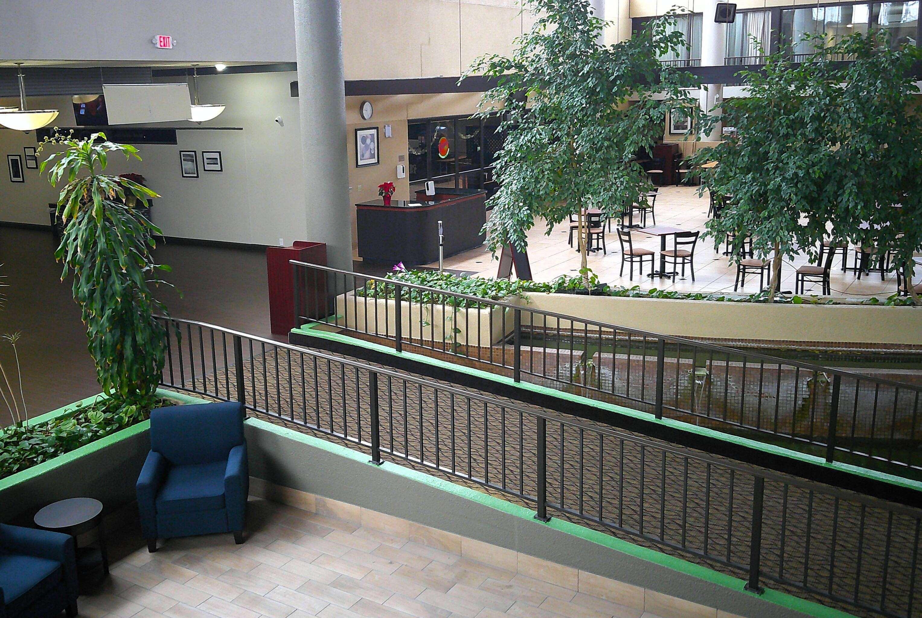 Vista Lobby Wyndham Garden Romulus Detroit Metro Airport