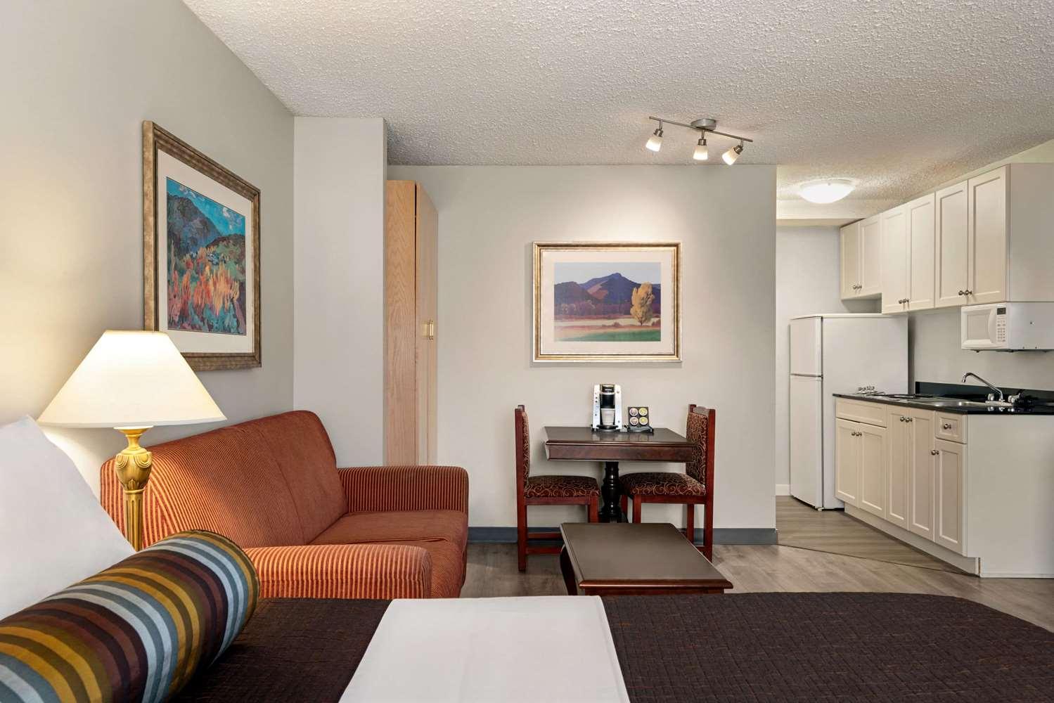 Suite Travelodge by Wyndham Abbotsford Bakerview