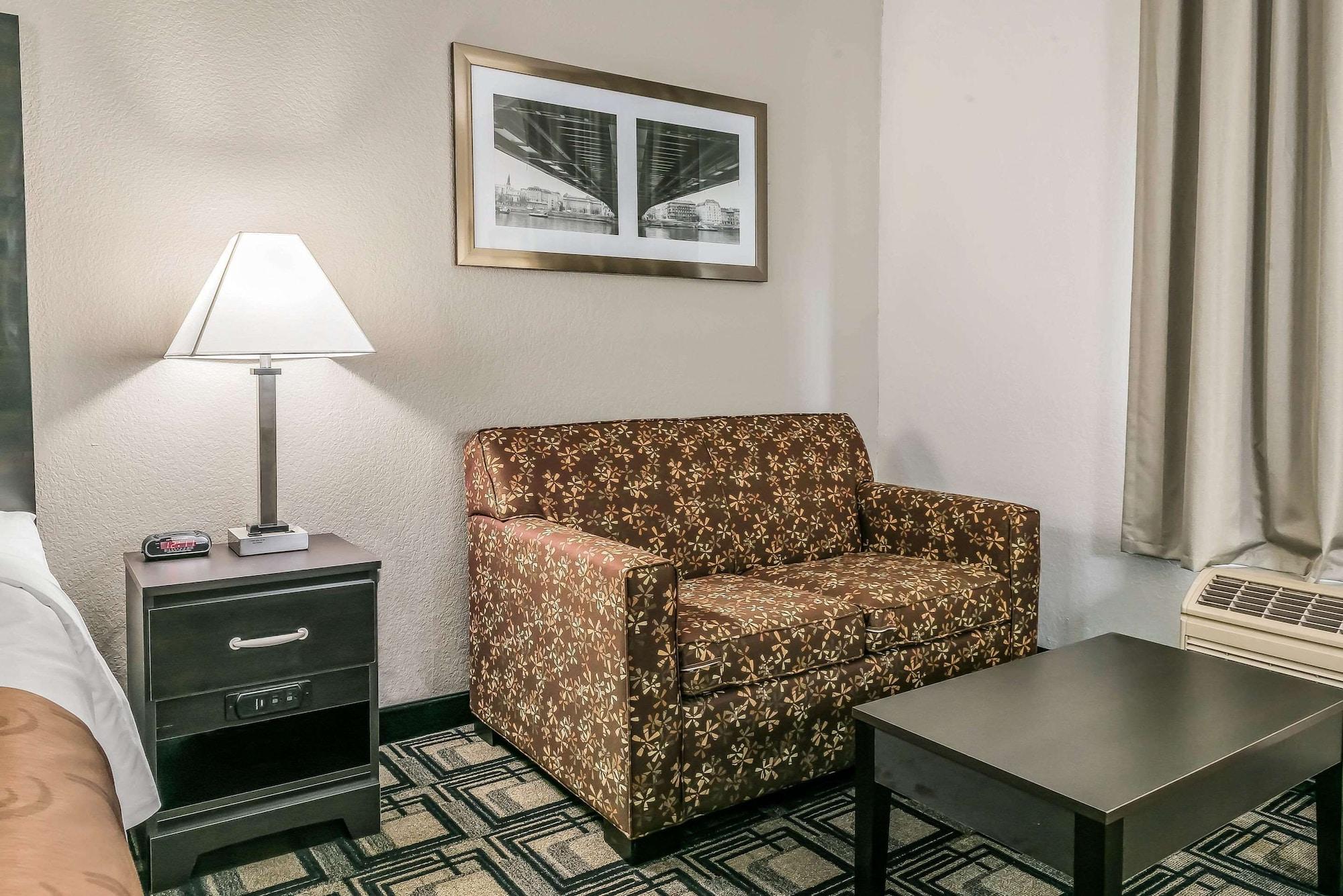 Habitación Suburban Studios Mason Hwy 42