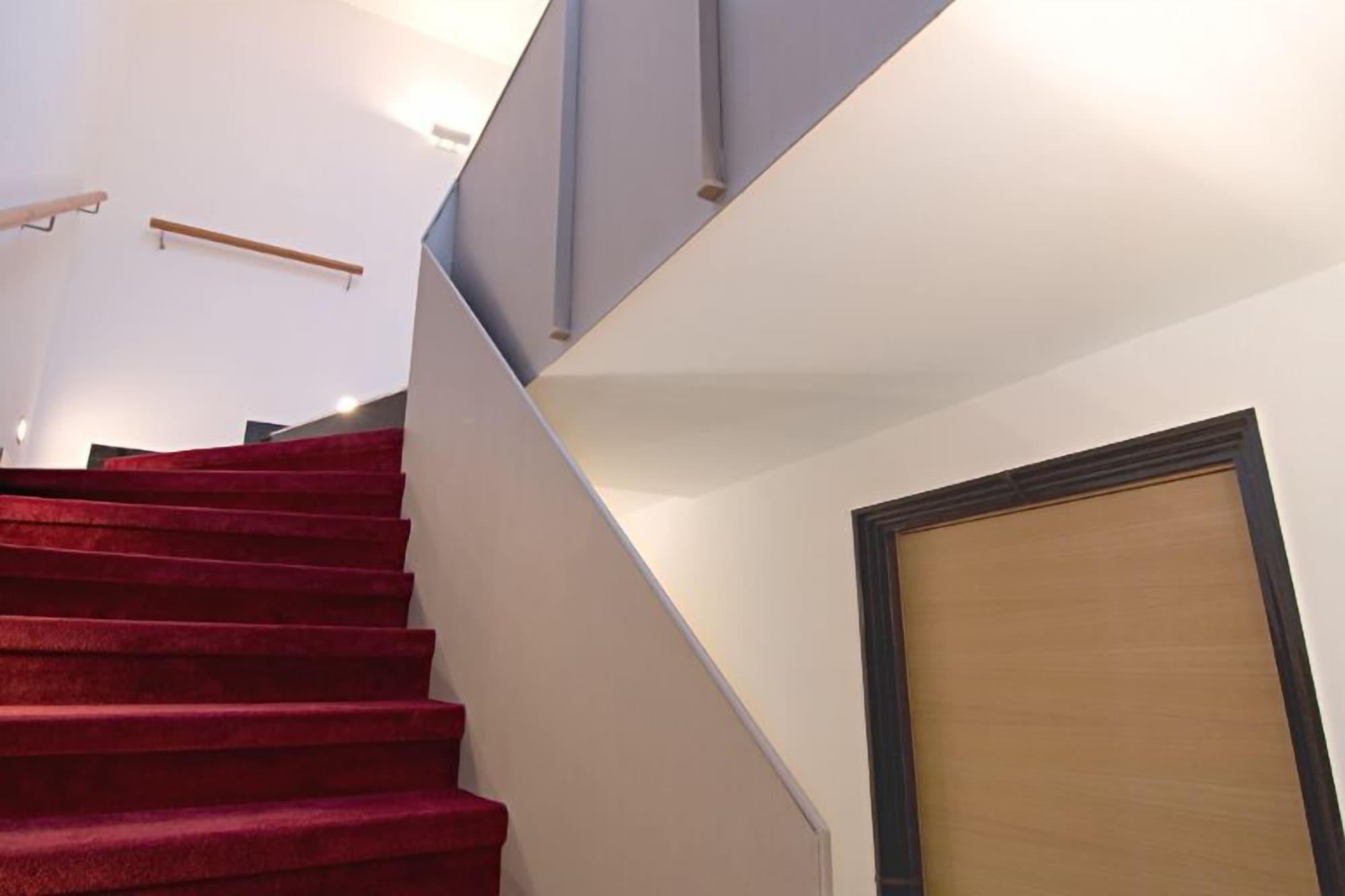 Varios Maria Suite