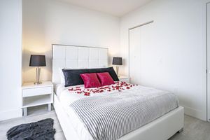 Alquiler Vacacional - STUNNING STATE~OF~THE~ART 1 Bedroom SUITE ~ HOT LOCATION, WORLD CLASS AMENITIES