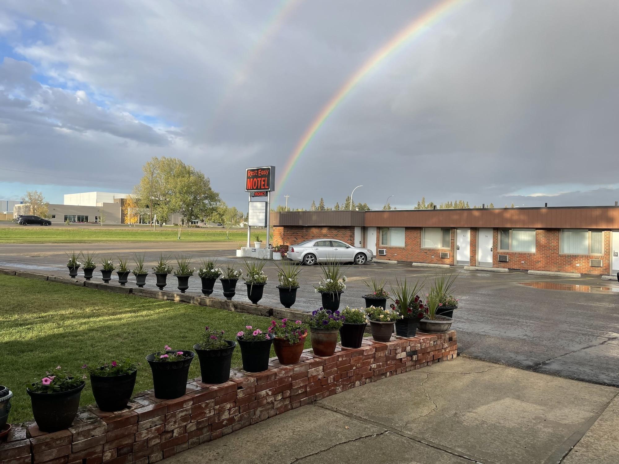 Vista Exterior Rest Easy Motel
