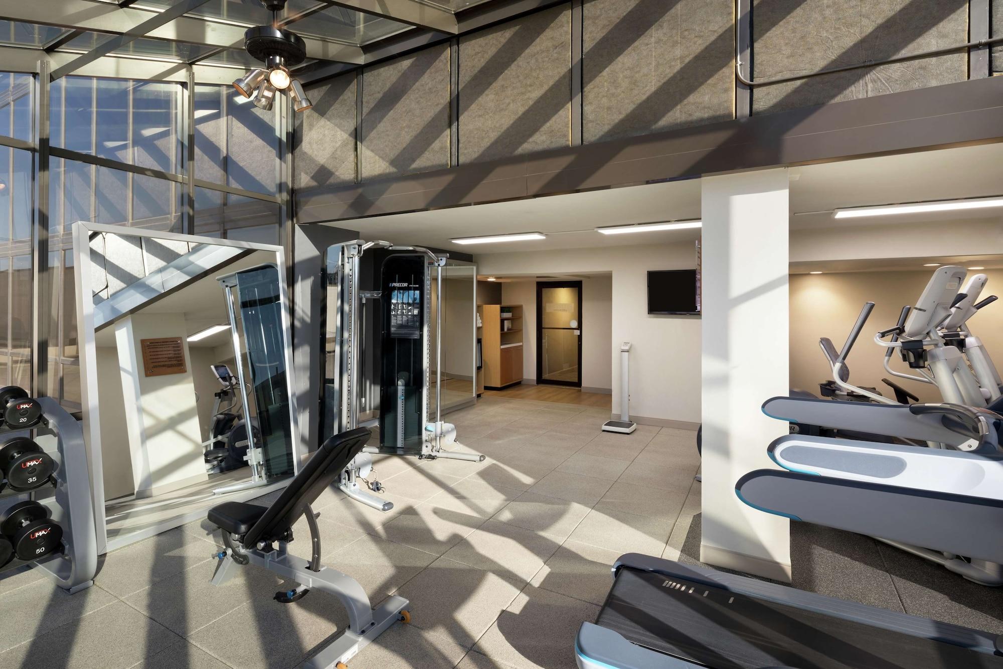 Gimnasio DoubleTree by Hilton Dallas - Campbell Centre