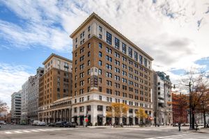 Alojamiento - Global Luxury Suites at The White House
