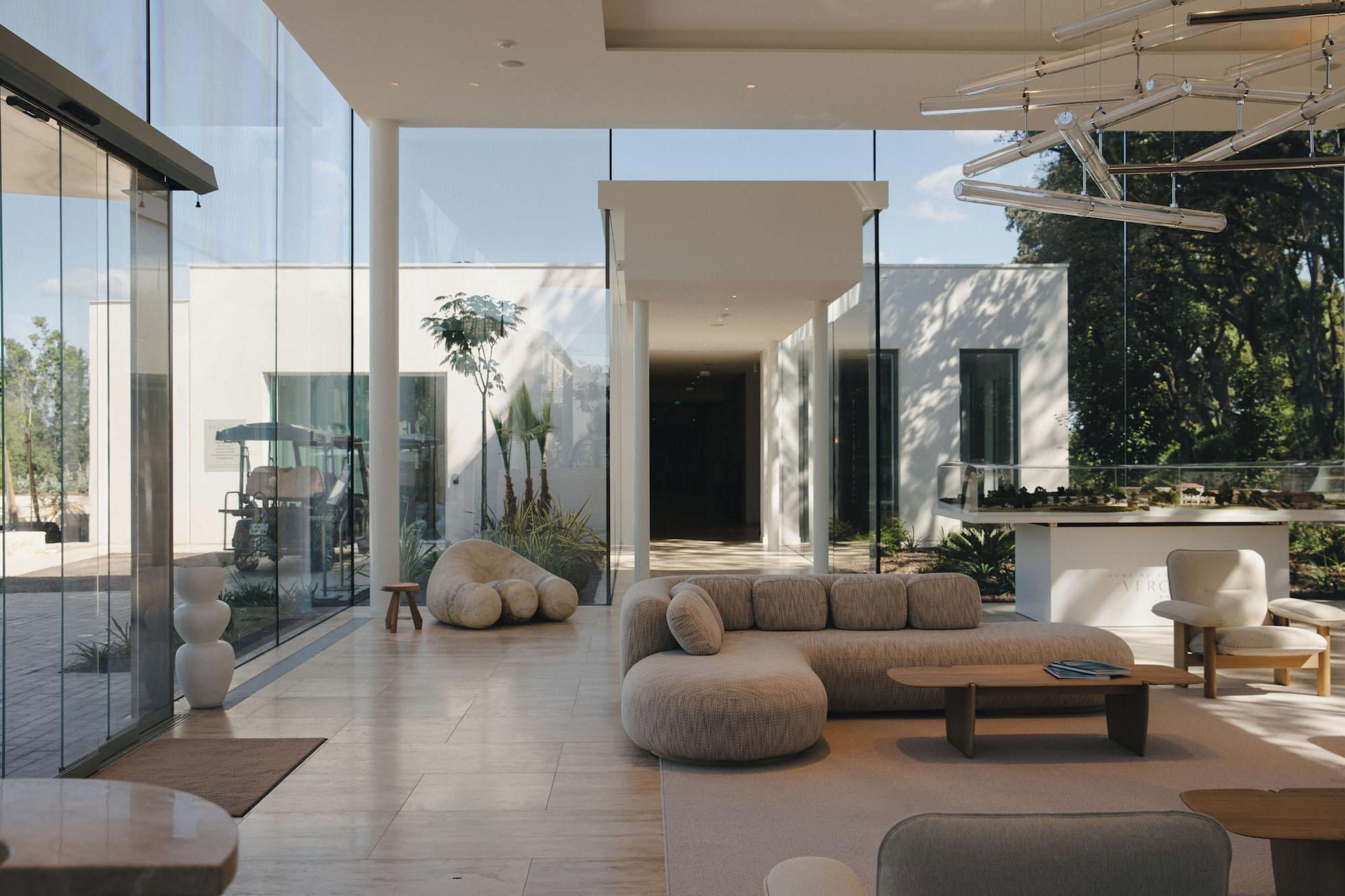 Vista Lobby Le Domaine de Verchant Relais & Châteaux