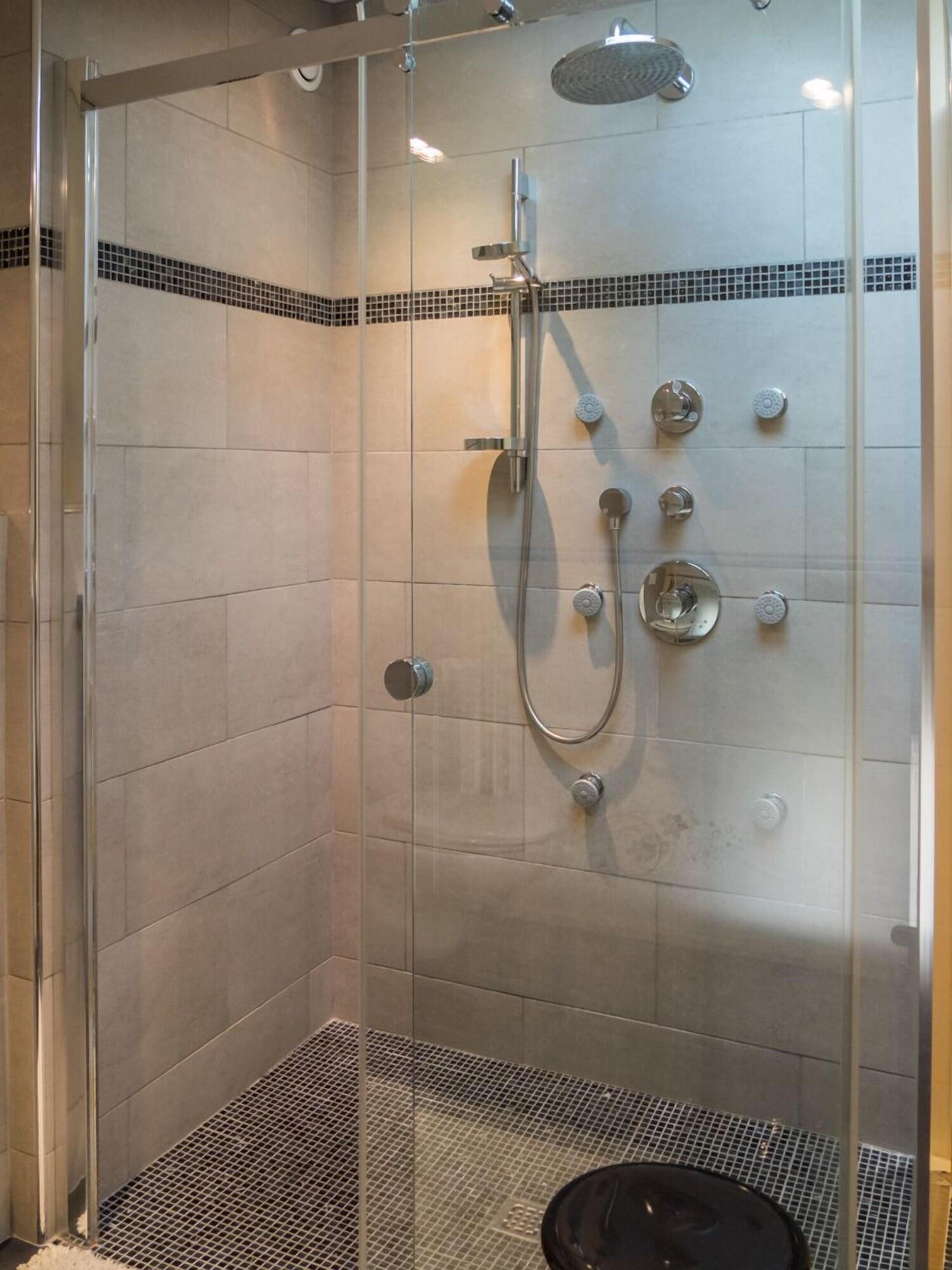 Equipamiento de Habitación Modern Hôtel