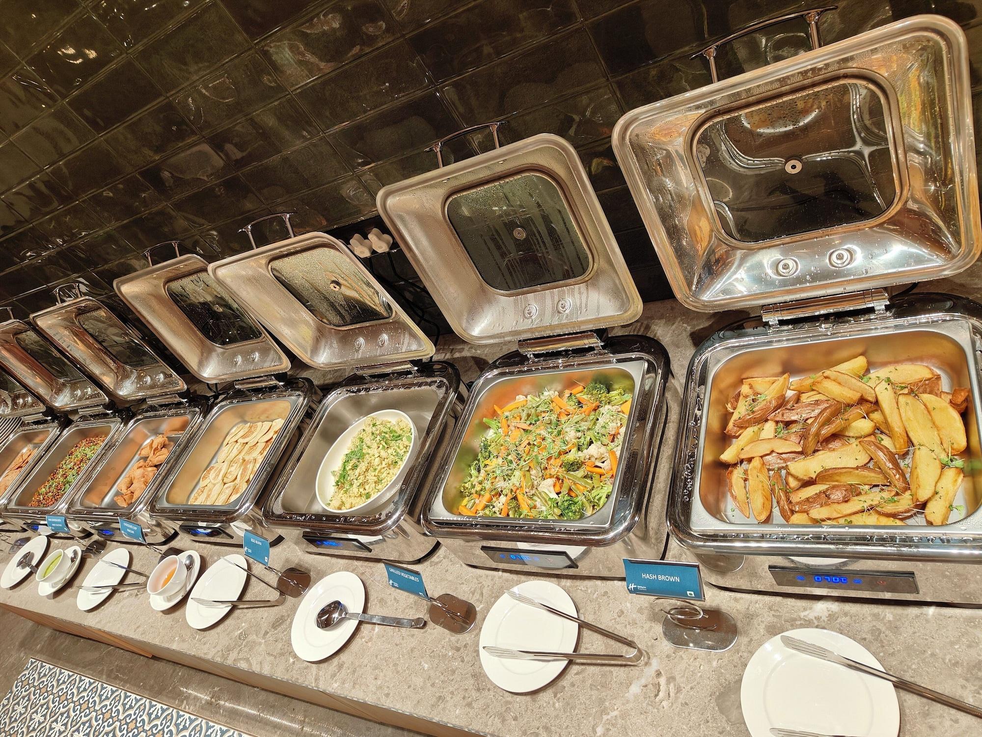Restaurant Holiday Inn Express Kathmandu Naxal by IHG