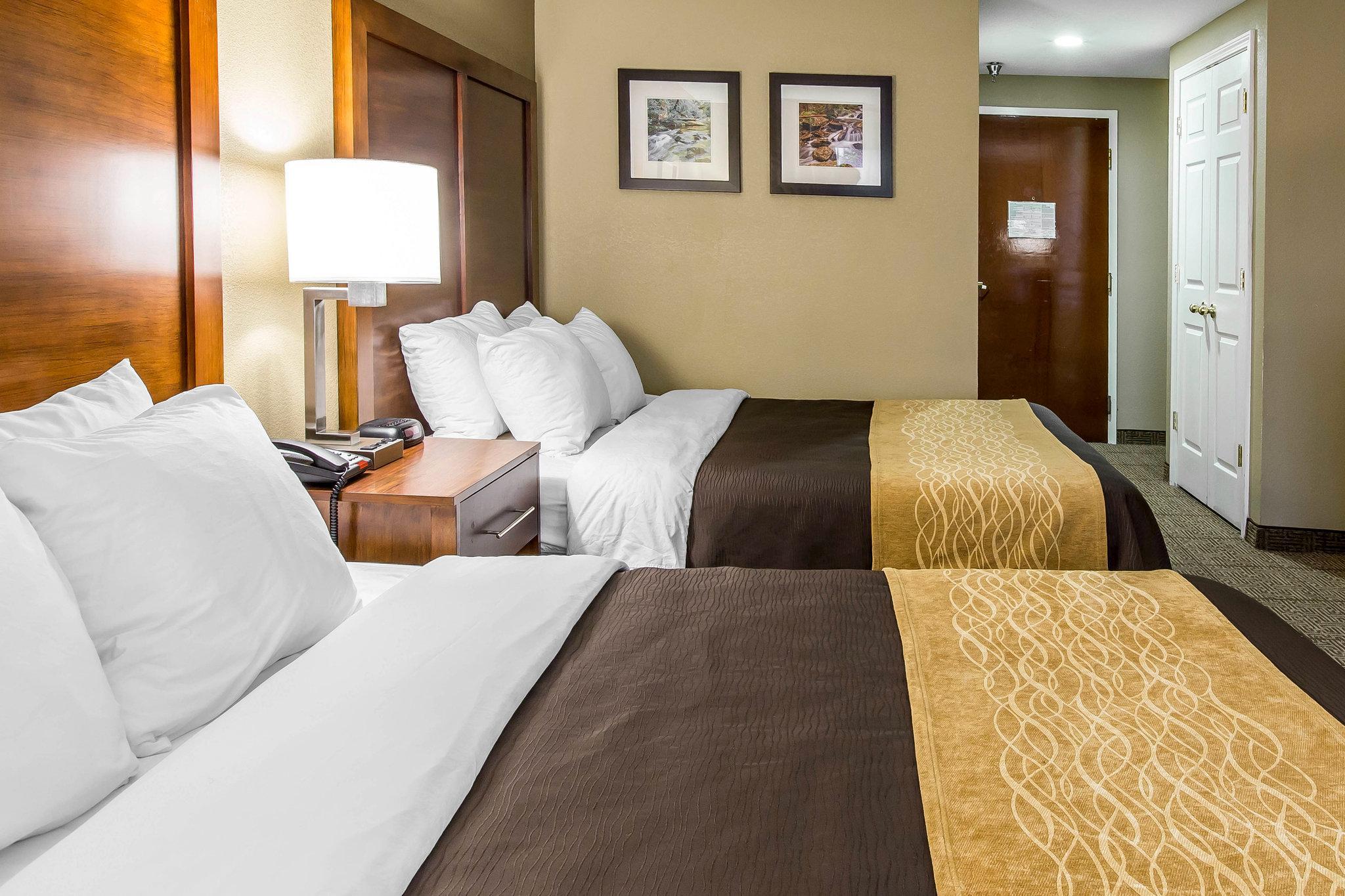 Vista Exterior Comfort Inn & Suites Peachtree Corners - Norcross