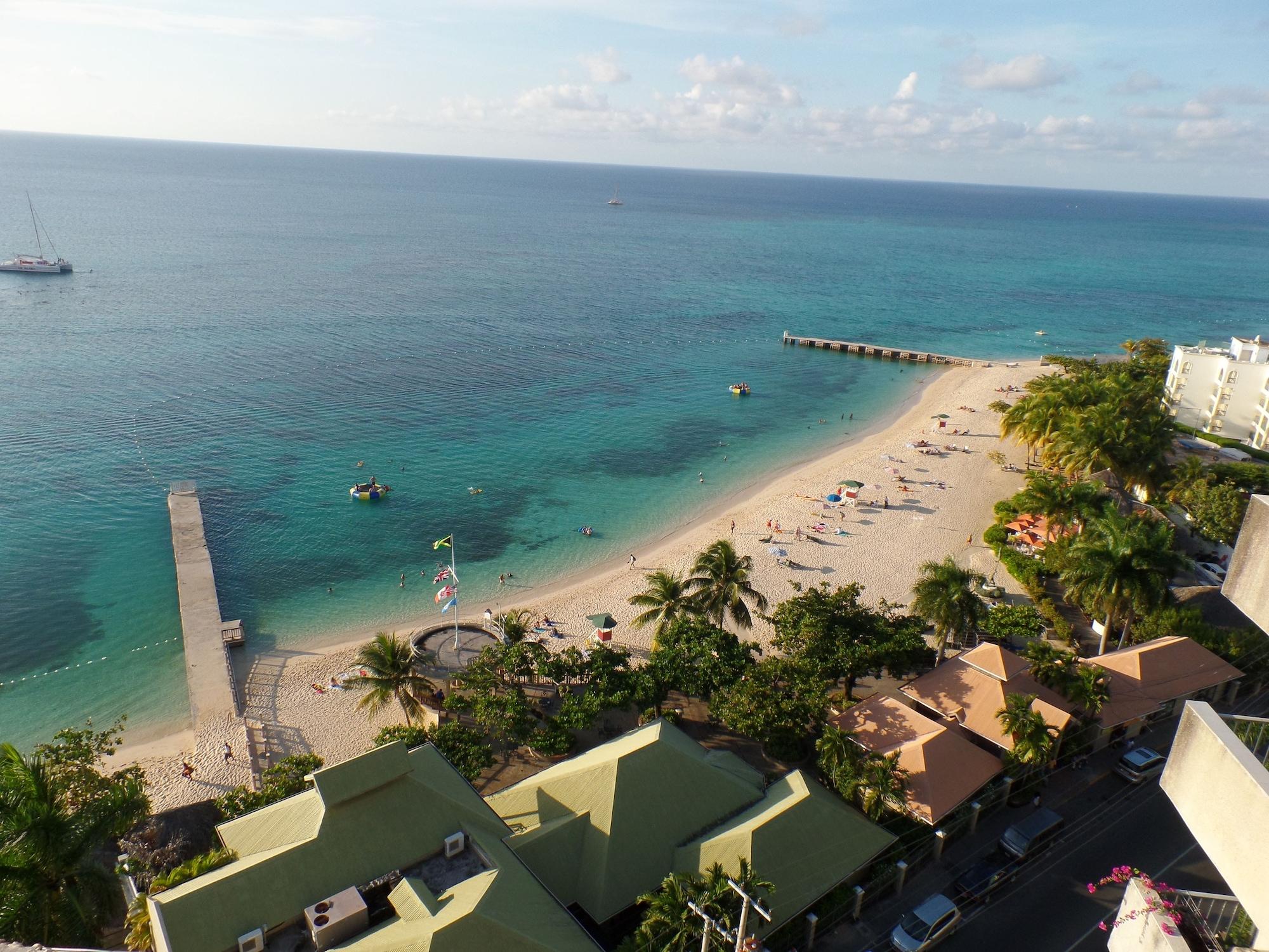 Playa Ocean Air Beach Studio At Montego Bay Club Resort
