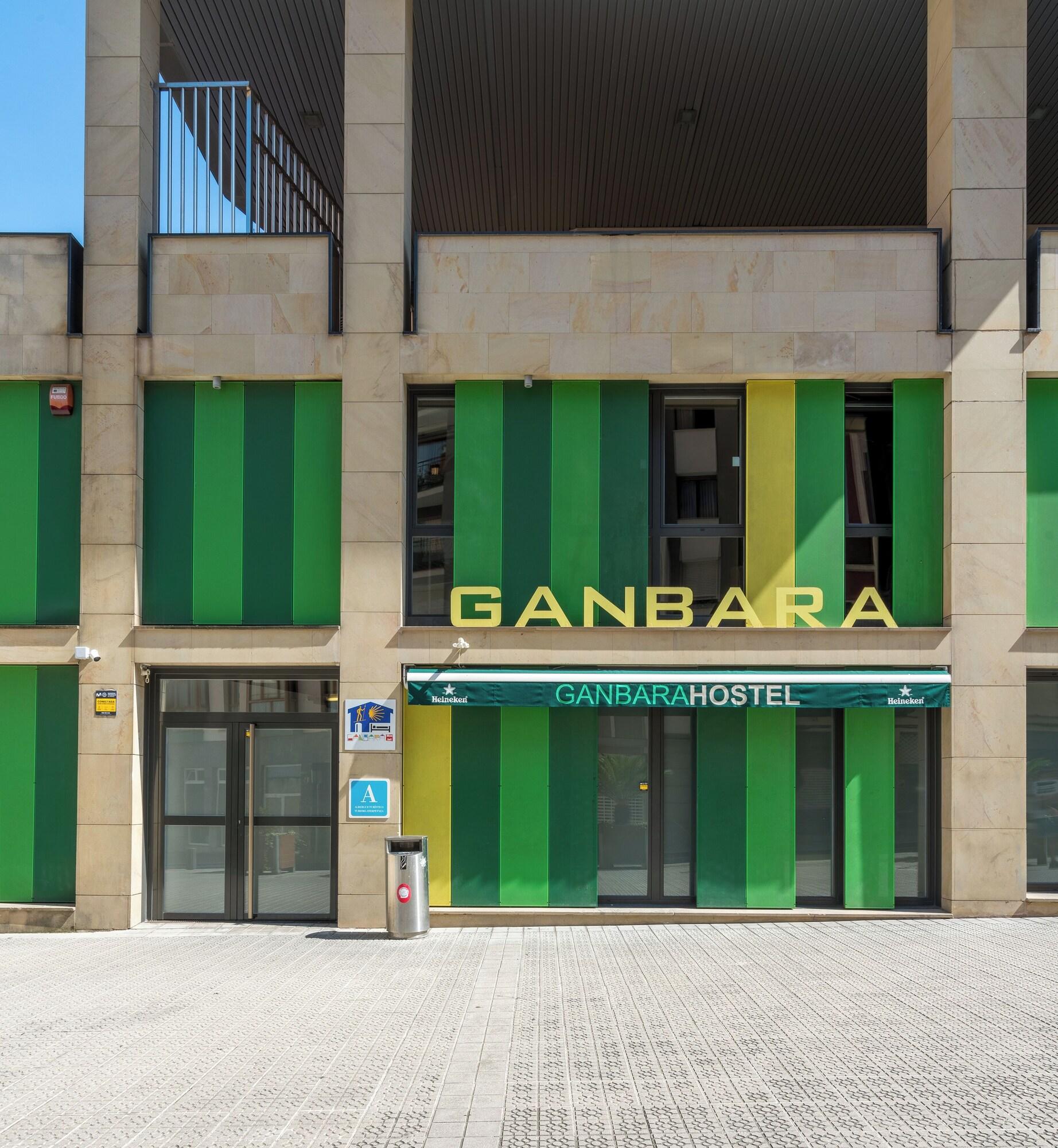 Vista Exterior Ganbara Hostel