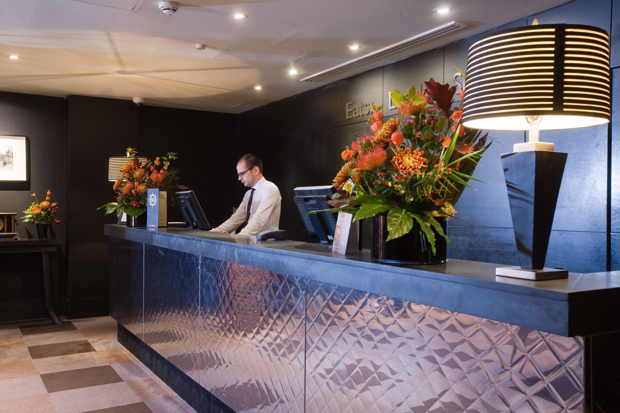 Vista Lobby Malmaison Reading