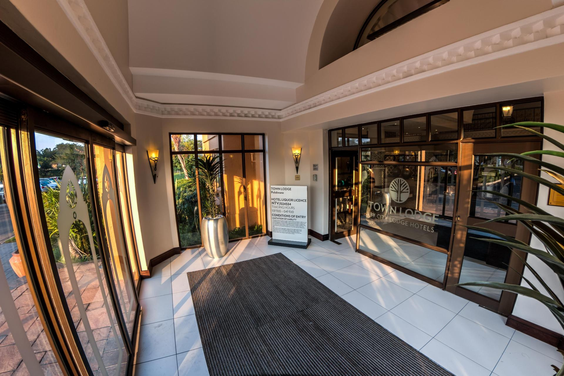 Vista Lobby Town Lodge Polokwane