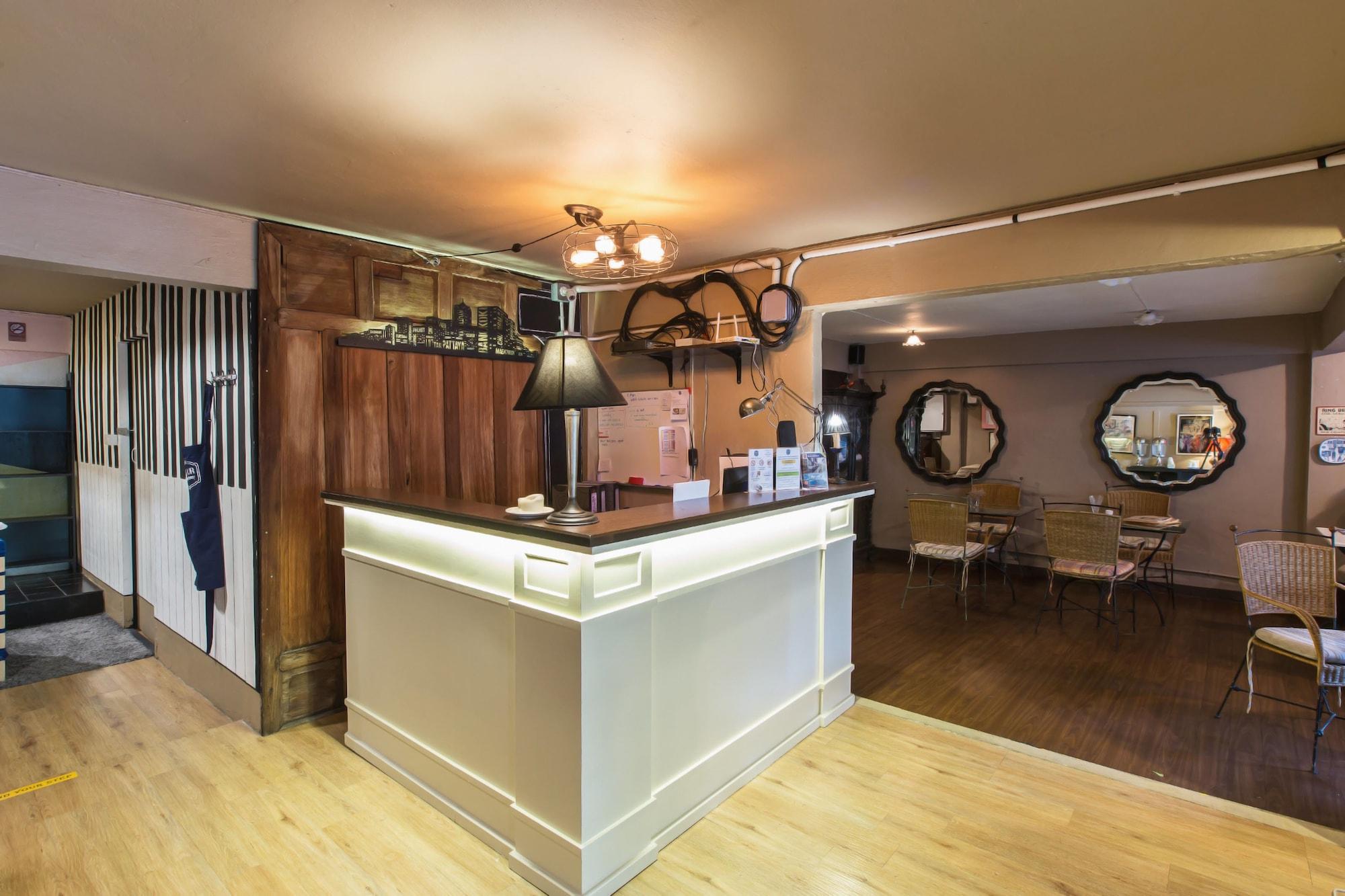 Vista Lobby Bharani Hostel