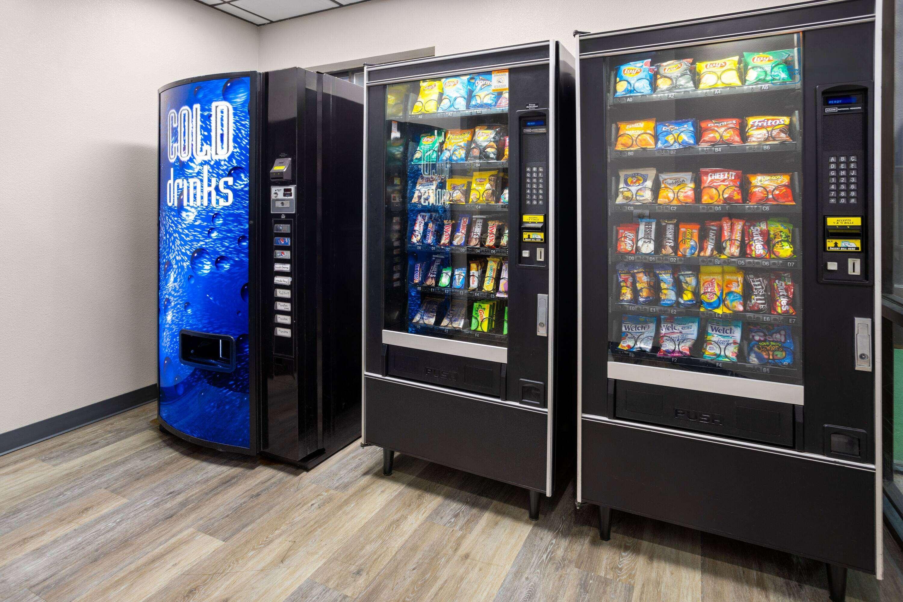 Vista Exterior Super 8 by Wyndham Henrietta/Rochester Area