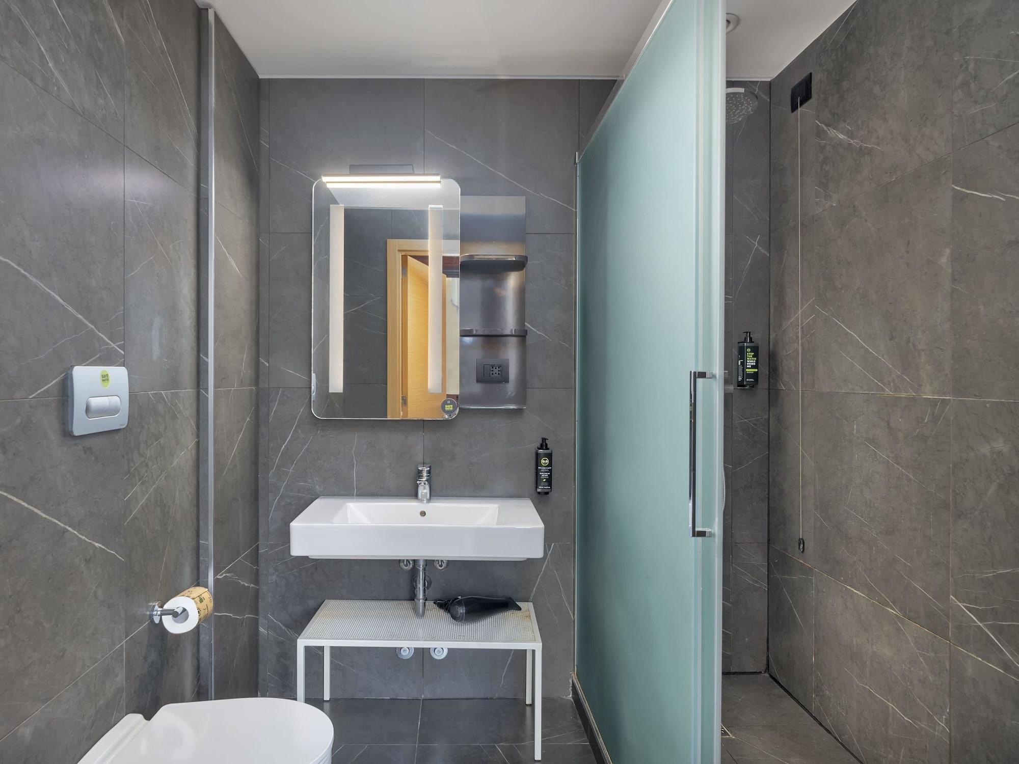 Equipamiento de Habitación B&B Hotel Milano City Center Duomo