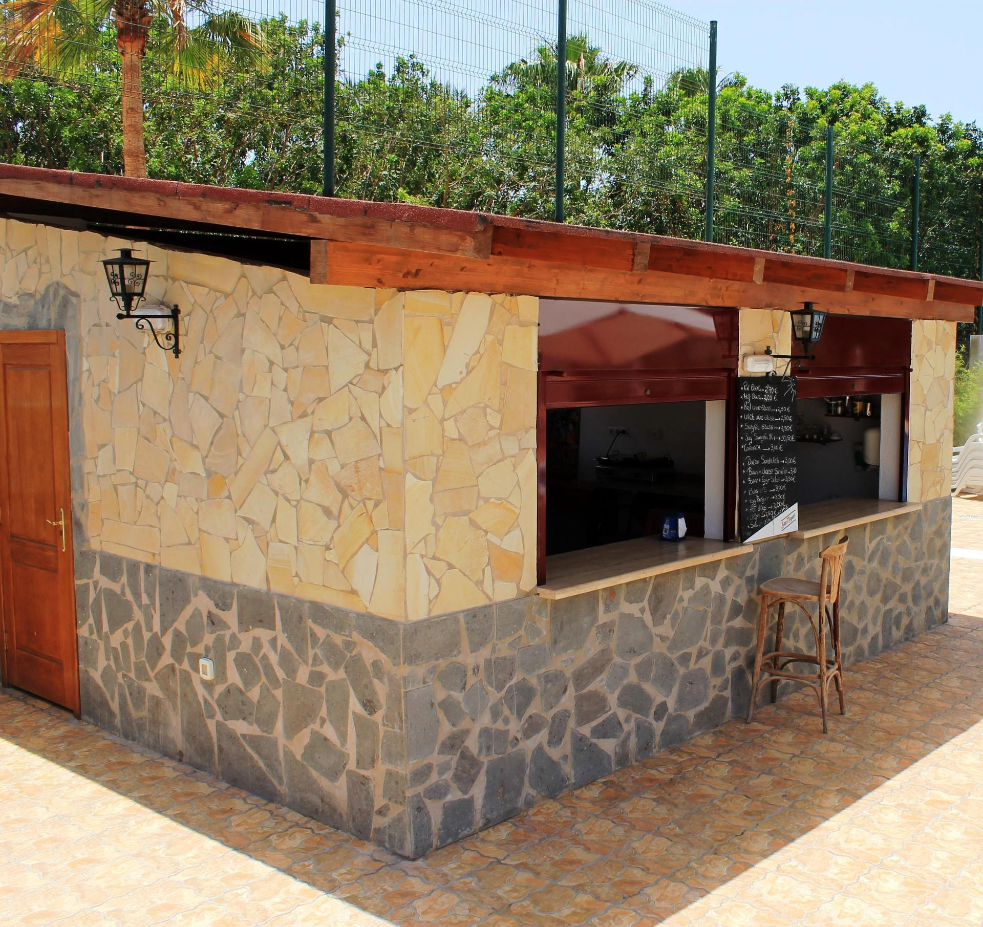 Bar/Salón Rebecca Park