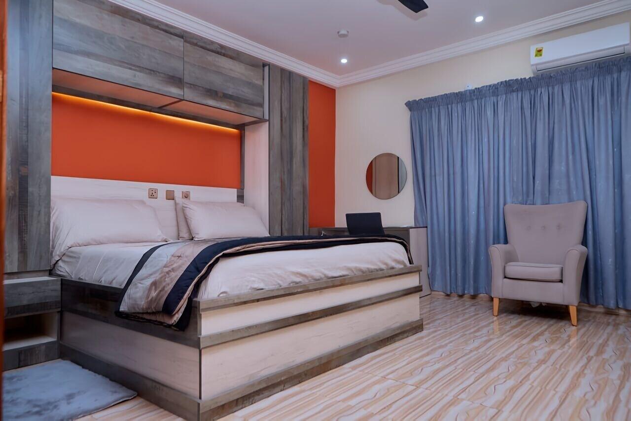 Varios 247 executive lodge