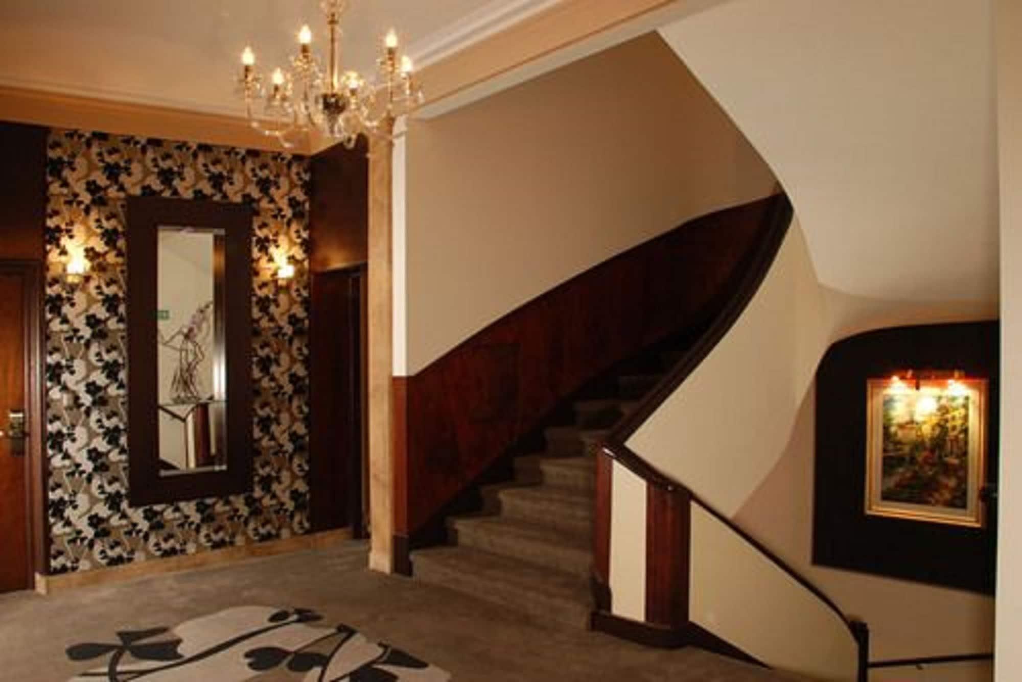 Varios Hotel Napoleon