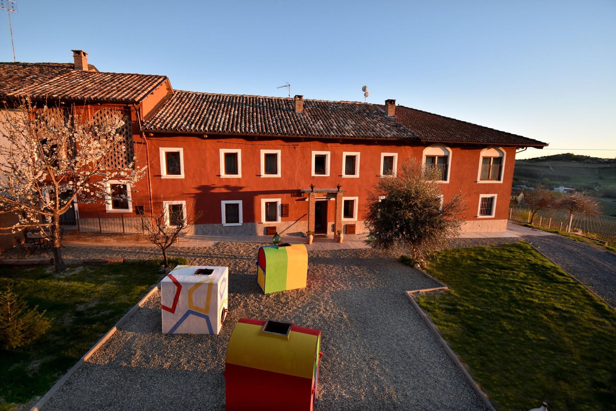 Vista Exterior Cascina Tre Botti