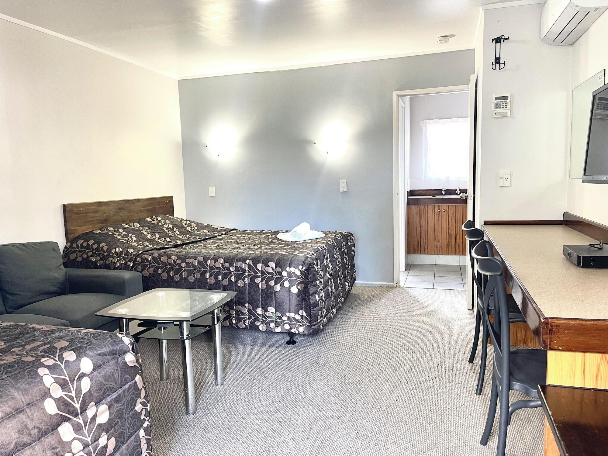 Varios Papakura Pioneer Motor Lodge and Motel