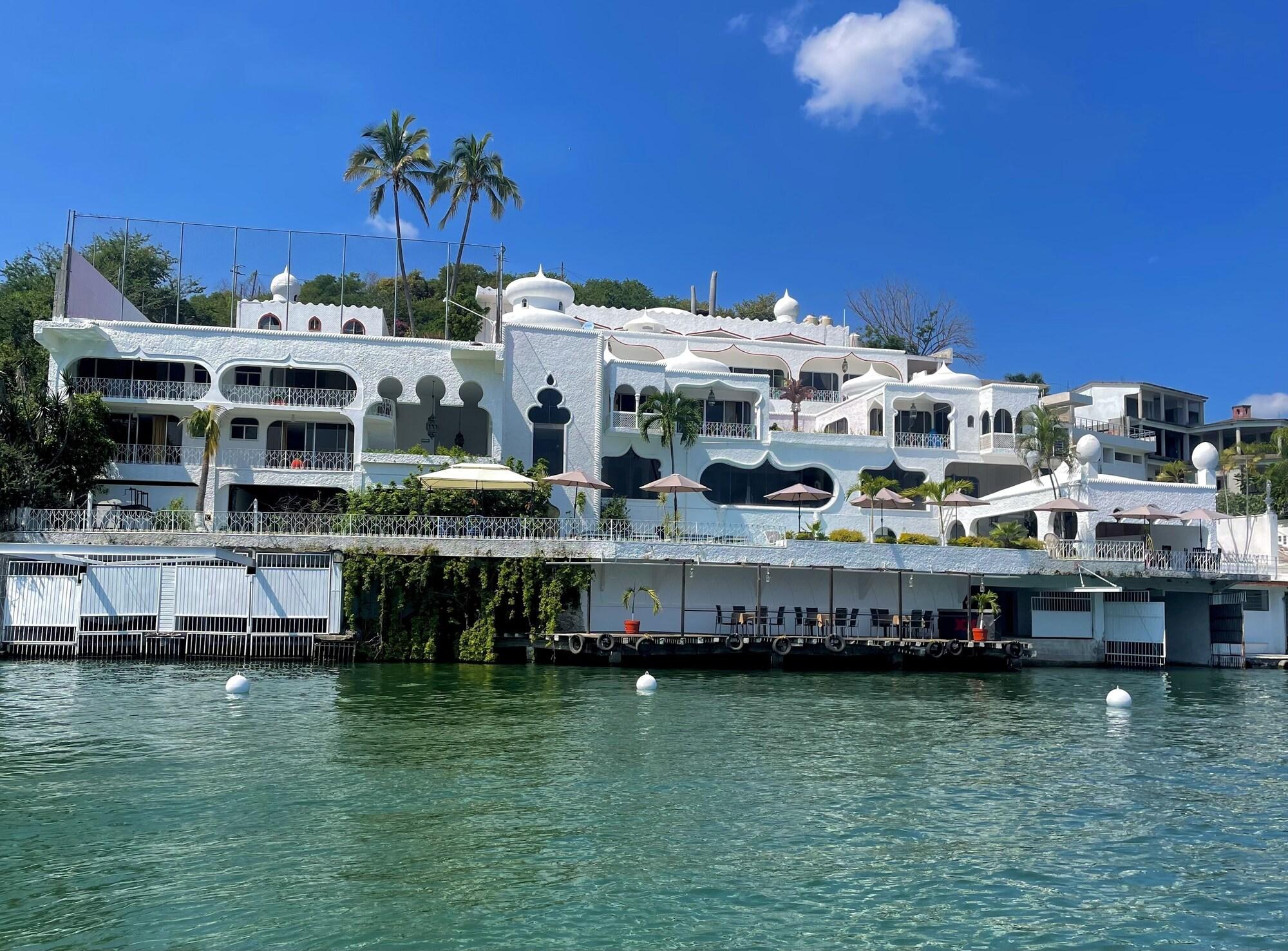 Vista Exterior Marina Palace Teques