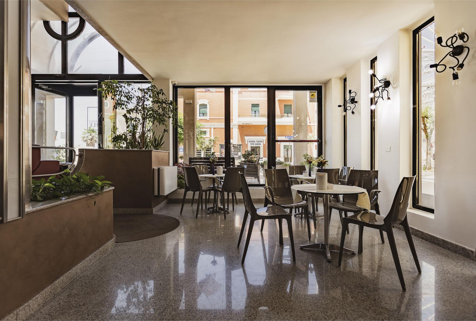 Bar/Salón Hotel Fly