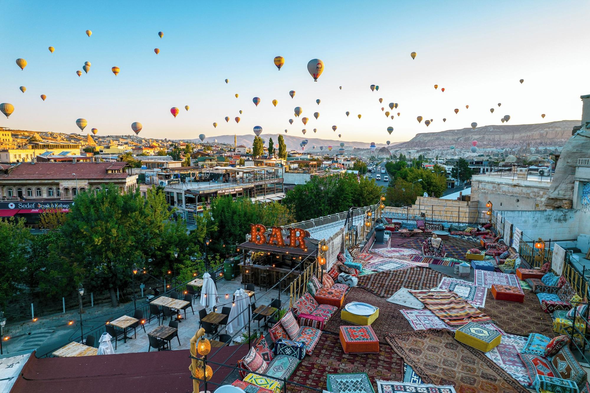 Varios Nomads Cave Hotel & Rooftop