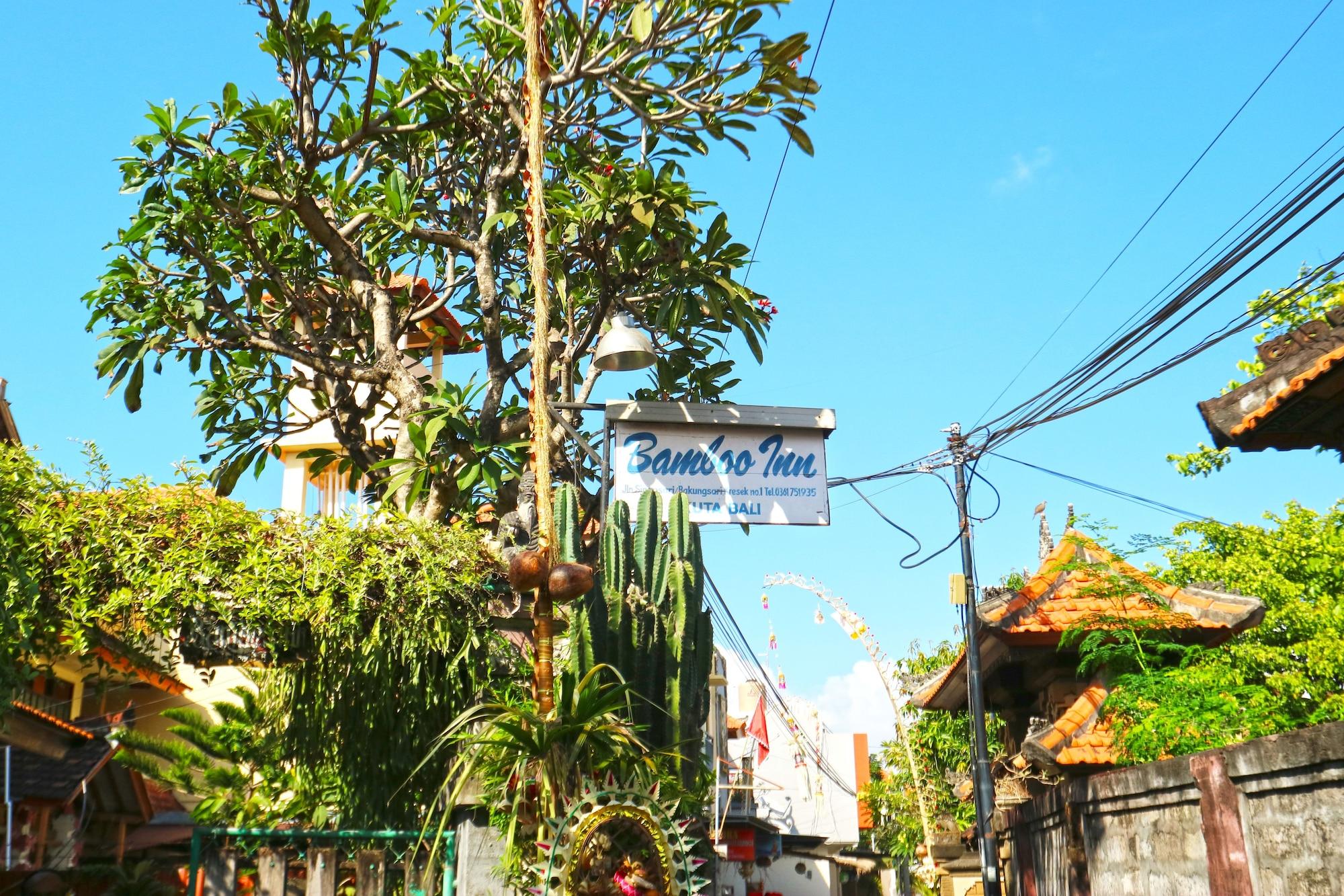 Vista Exterior Bamboo Inn Kuta
