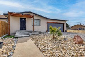 Arriendo temporal - Fully Renovated, Near Nmsu! Convenient Family Home